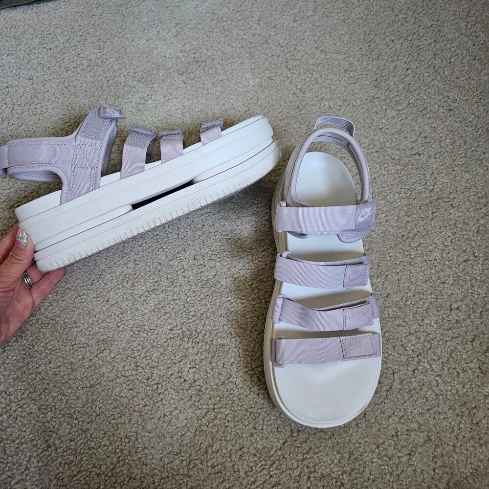 Nike Icon Classic Platinum Violet & Sail Platform Sandals W9